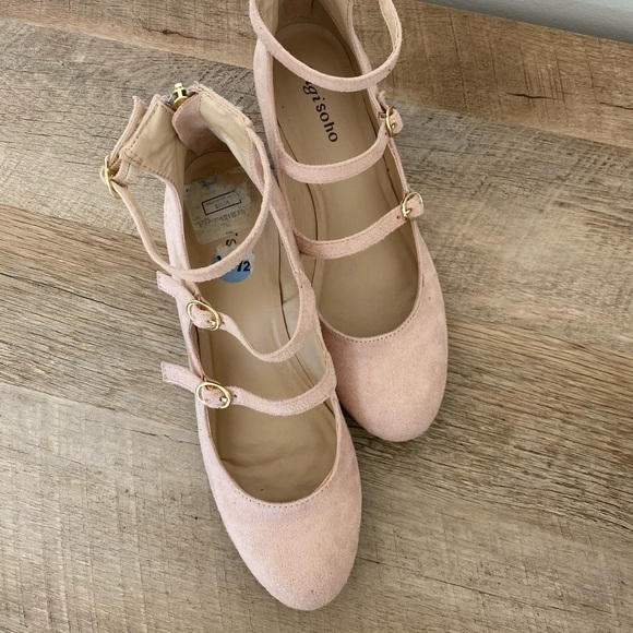 Women’s Low Pink Heels - Picture 5 of 15